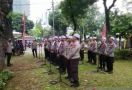 Polda Metro Jaya Kerahkan Polisi Berpeci Putih Untuk Kawal Aksi Demo Hari Ini - JPNN.com