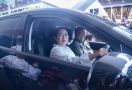 Menyetir Mobil Listrik dengan Berkeliling Gedung Parlemen, Puan: DPR Siap Terima Delegasi P20 - JPNN.com