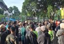 Duka Tragedi Kanjuruhan, Suporter Persipasi Gelar Aksi Kosongkan Tribune - JPNN.com