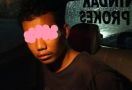Panik Gegara Lihat Polisi, Aksi Jahat Pemuda Ini Ketahuan - JPNN.com