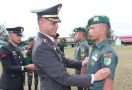 Jenderal Dudung Beri Penghargaan kepada 4 Prajurit Yonif 756/WMS - JPNN.com