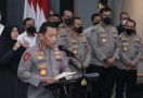 Kapolri: 11 Polisi Menembak Gas Air Mata, Suporter Arema Langsung Panik - JPNN.com