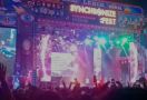 Penonton Denny Caknan dan Payung Teduh feat Pusakata Adu Suara di Synchronize Festival  - JPNN.com