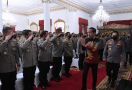 Jokowi kepada Kapolri dan Ratusan Perwira: Anda Dulu Tinggi, Sekarang Terendah - JPNN.com