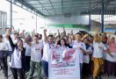 Komunitas Sopir Truk Pendukung Ganjar Bagikan Sembako di Petukangan Jaksel - JPNN.com
