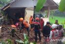 Longsor Timbun Satu Rumah di Sukabumi, Anak Tewas, Ayah Patah Kaki - JPNN.com