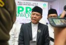 Sowan kepada KH Haris Sodaqoh, Mardiono Minta Arahan Untuk PPP - JPNN.com
