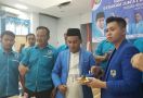 Peringati Sumpah Pemuda, DPP KNPI Potong Tumpeng dan Bakti Sosial - JPNN.com