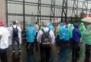 Hujan Deras & Petir Mengiringi Demo Guru Lulus PG PPPK, Pimpinan DPR ke Mana? - JPNN.com