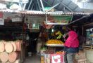 Pembangunan Mangkrak, Begini Nasib Para Pedagang di Pasar Cinde Palembang - JPNN.com