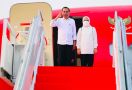 Begini Kondisi Ibu Negara Iriana Jokowi Setelah Terpeleset saat Turun Pesawat Kepresidenan - JPNN.com