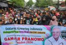 Kowarteg Bersama Ratusan Pedagang di Pasar Permai Koja Dukung Ganjar jadi Presiden - JPNN.com