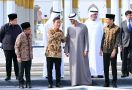 Sebelum ke Bali, Jokowi Ajak Presiden Emirat Arab ke Solo Resmikan Masjid, Lihat Ekspresi Gibran - JPNN.com