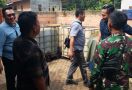 Pemilik Gudang BBM Ilegal Ini Ternyata Oknum TNI, Barang Buktinya Banyak Banget - JPNN.com