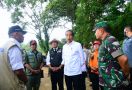 Lihat, Siapa yang Mendampingi Jokowi ke Lokasi Gempa Cianjur, Menteri Cuma 1 - JPNN.com