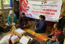 Peringati Hari Guru, Ditnarkoba Polda Riau Beraksi, Bu Lindar Terharu - JPNN.com