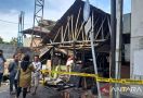 Puluhan Kios di Pasar Cinde Ludes Terbakar, Kompol Ria: Kebakaran Diawali Suara Ledakan - JPNN.com