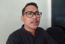 Harry Putra Far Far Minta Pemkot Ambon Memperhatikan Upah Guru Honorer - JPNN.com