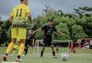 Todd Free dan Hokky Caraka Cetak Gol, PSS Kalahkan Barito Putera 2-0 - JPNN.com
