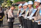 Lihat Tuh Ekspresi Irjen Lotharia Latif Saat Melihat Foto 5 Anggota Polisi yang Dipecat - JPNN.com
