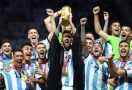Argentina Juara Piala Dunia 2022, Lionel Messi Dapat Pesan Khusus dari Ronaldo - JPNN.com