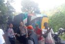 Bus Rombongan Mahasiswa UNRI Terbalik, Begini Kondisinya - JPNN.com