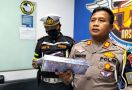 PJR Polda Lampung Temukan Truk Membawa 2,6 Juta Batang Rokok Ilegal - JPNN.com