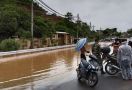 Banjir Menggenangi Jalan Bypass Sirkuit Mandalika, Ini Penyebabnya - JPNN.com