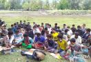 57 Warga Rohingya Terdampar di Pantai Indra Patra, Ada yang Sakit - JPNN.com