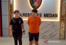 Bang R Beraksi Saat Wanita Masuk ke Kamar Mandi Hotel - JPNN.com