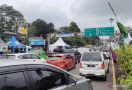 Puncak Bogor Mulai Diserbu Wisatawan, Kendaraan Tak Bergerak - JPNN.com
