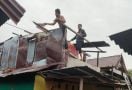 10 Rumah di Makassar Rusak Diterjang Angin Puting Beliung - JPNN.com
