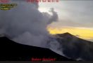 Gunung Marapi Sumbar Erupsi, Masyarakat Diimbau Tetap Tenang - JPNN.com