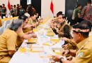 Pujian Presiden Jokowi untuk Cara Pemkab Sumedang Tekan Stunting dengan Aplikasi - JPNN.com