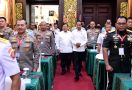 Prabowo Kumpulkan Ratusan Jenderal TNI-Polri Berpengaruh, Jokowi Lalu Dipersilakan Bicara - JPNN.com
