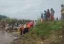 Lokasi Sabung Ayam Digerebek, 3 Orang Tewas setelah Melompat ke Sungai - JPNN.com