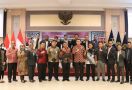 Kanwil Kemenkum HAM Riau Beri Bantuan Rp1,2 Miliar kepada 14 LBH - JPNN.com