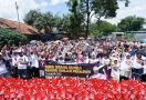 Sosialisasikan Ganjar Pranowo di Bandung, Saga Tebar Ribuan Sembako - JPNN.com