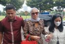 Didampingi Orang Tua & Athalla Naufal, Venna Melinda Siap Menghadapi Sidang Perceraian - JPNN.com