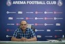 Bus Dilempari Batu, Sejumlah Pemain dan Ofisial Arema FC Terluka - JPNN.com
