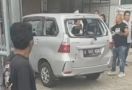 Ormas Vs Debt Collector Bentrok di Bekasi, Dipicu Penarikan Mobil - JPNN.com