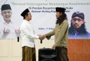 Gus-Gus Nusantara Pendukung Ganjar Serahkan Bantuan Pengeras Suara ke Ponpes - JPNN.com