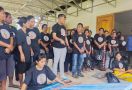 Ganjar Milenial Bagikan Bahan Tenun kepada UMKM di Sumba Barat Daya - JPNN.com