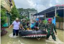 TNI AL Kerahkan Personel untuk Evakuasi Korban Banjir di Sulsel - JPNN.com