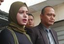 Rizal Djibran Disebut tak Menafkahi Istrinya, Sarah Ungkap Alasannya - JPNN.com