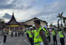 Kasihan, Anggota Satpol PP Dipukul Saat Berjaga di Markas - JPNN.com