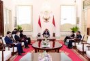 Jokowi Bertemu Orang Penting dari China, Lihat Siapa Menteri yang Mendampingi - JPNN.com