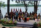 PKT Salurkan Bantuan Pupuk 11 Ton untuk Perhutanan Sosial, Disaksikan Presiden Jokowi - JPNN.com