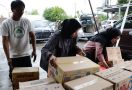 Santri Dukung Ganjar Menyalurkan Bantuan Kepada Korban Banjir di Karawang - JPNN.com