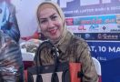 Venna Melinda Bagikan Makanan Buka Puasa Gratis selama Ramadan, Sekejap Ludes - JPNN.com